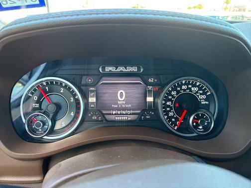 2022 RAM 3500 Laramie Crew Cab 4x4 8' Box