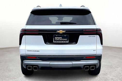 2024 Chevrolet Traverse LT