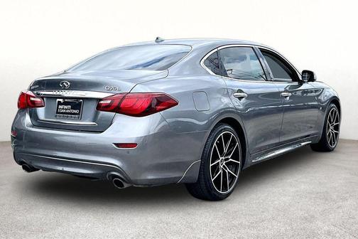 Graphite Shadow 2017 INFINITI Q70L 3.7