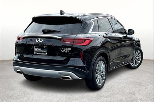 2023 INFINITI QX50 LUXE