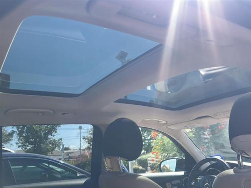 2018 Mercedes-Benz GLC 300 Base