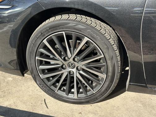 2024 Lexus ES 350 Base