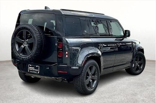 2024 Land Rover Defender 110 P400 X-Dynamic SE