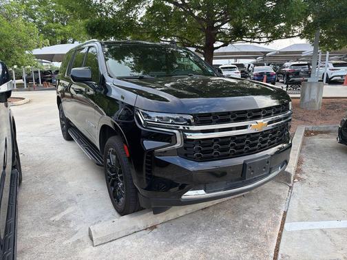 2023 Chevrolet Suburban LS