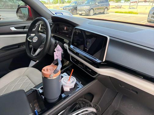 2024 Volkswagen Atlas Cross Sport 2.0T SEL Premium