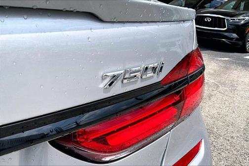 Glacier Silver Metallic 2017 BMW 750 I