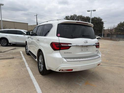 2022 INFINITI QX80 Luxe
