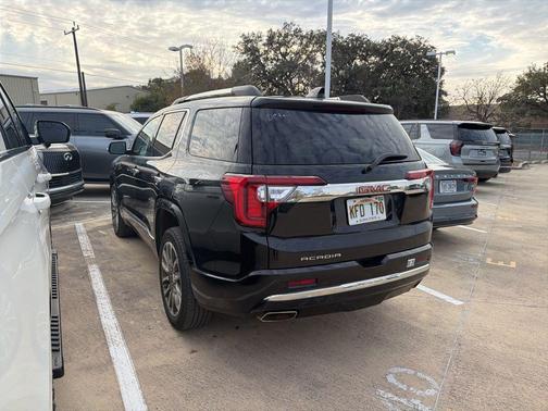 2023 GMC Acadia Denali