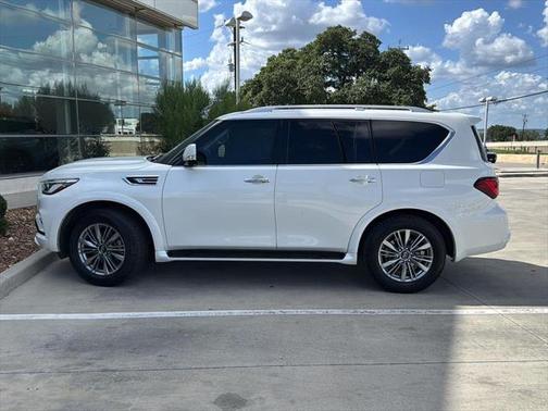 2022 INFINITI QX80 Luxe