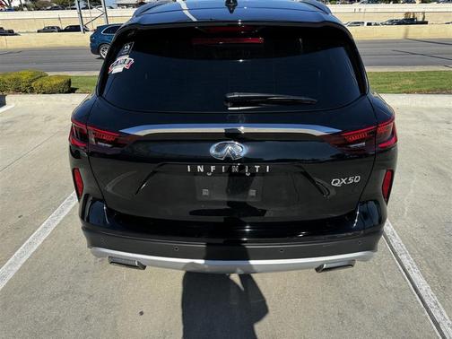 2023 INFINITI QX50 LUXE