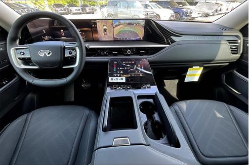 2025 INFINITI QX80 Luxe