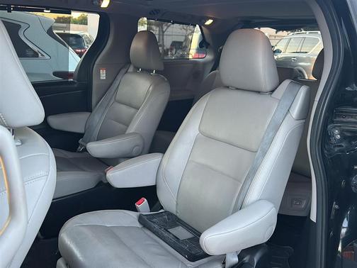 2015 Toyota Sienna XLE