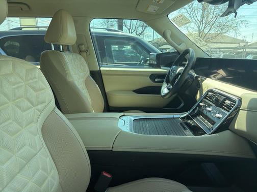 2025 Nissan Armada Platinum 2WD