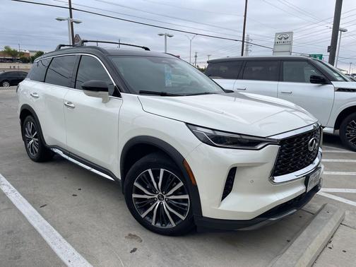 Majestic White/Black Obsidian 2024 INFINITI QX60 AUTOGRAPH