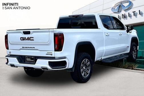 Summit White 2024 GMC Sierra 1500 AT4