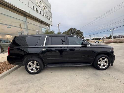2017 Chevrolet Suburban LT