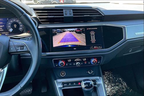 2024 Audi Q3 Premium 45 TFSI S line quattro Tiptronic