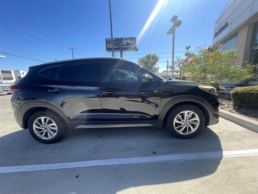 2016 Hyundai TUCSON SE