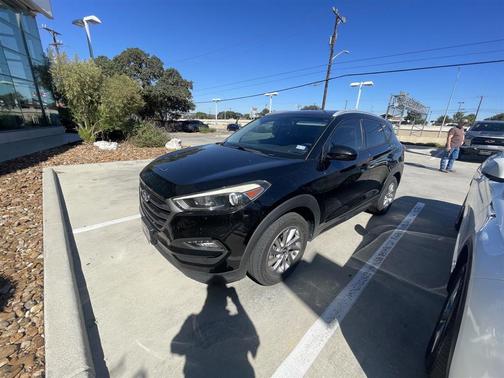 2016 Hyundai TUCSON SE