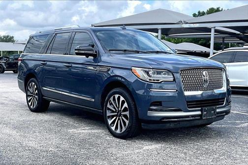 Ocean Drive Blue Metallic Tinted Clearcoat 2023 Lincoln Navigator Reserve