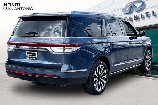 Ocean Drive Blue Metallic Tinted Clearcoat 2023 Lincoln Navigator Reserve