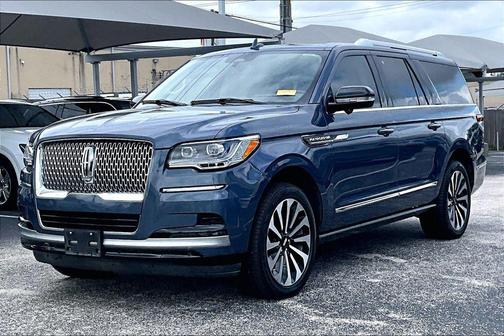 Ocean Drive Blue Metallic Tinted Clearcoat 2023 Lincoln Navigator Reserve