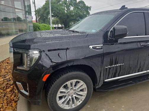 Onyx Black 2024 GMC Yukon SLT