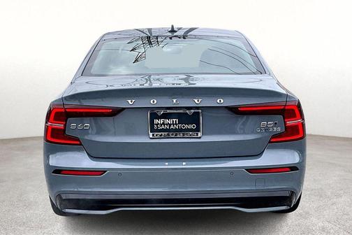 2024 Volvo S60 B5 Core Dark Theme