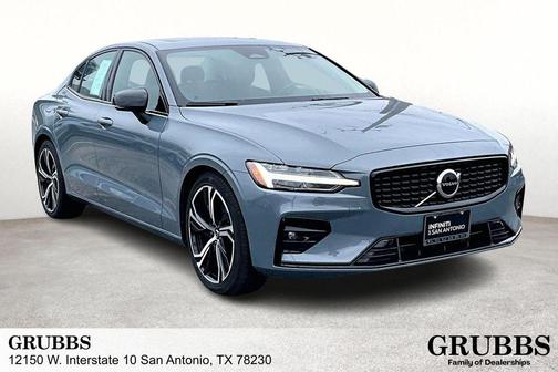 2024 Volvo S60 B5 Core Dark Theme