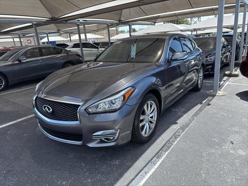 2018 INFINITI Q70 3.7 LUXE