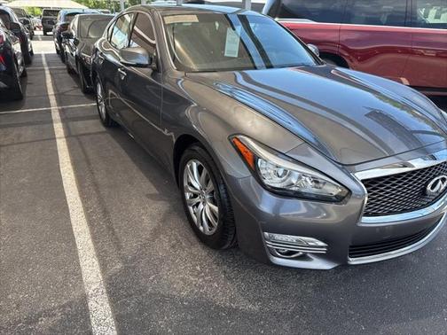 2018 INFINITI Q70 3.7 LUXE