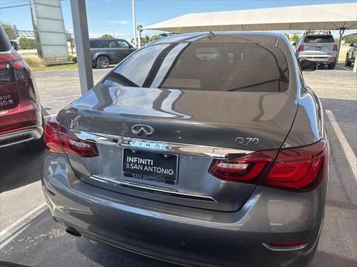 2018 INFINITI Q70 3.7 LUXE
