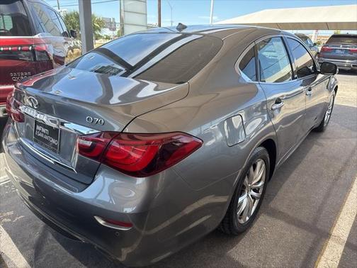 2018 INFINITI Q70 3.7 LUXE