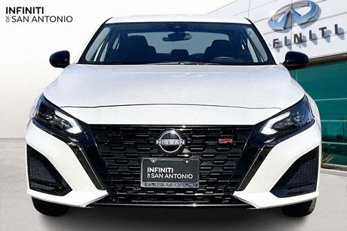 Pearl White Tricoat 2025 Nissan Altima SR AWD