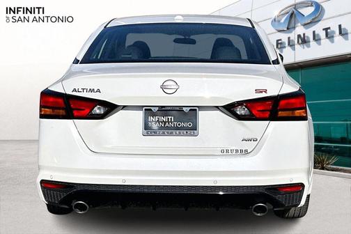 Pearl White Tricoat 2025 Nissan Altima SR AWD