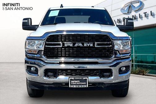 Bright White Clearcoat 2024 RAM 2500 Big Horn Crew Cab 4x4 8' Box