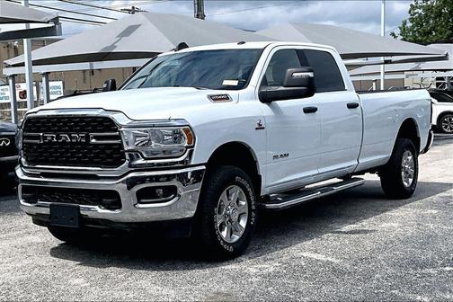 Bright White Clearcoat 2024 RAM 2500 Big Horn Crew Cab 4x4 8' Box
