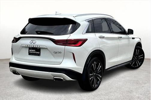2022 INFINITI QX50 LUXE