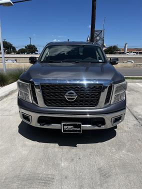 2017 Nissan Titan SV