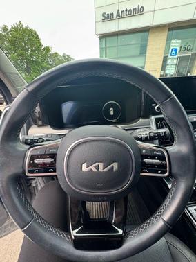 Everlasting Silver 2023 Kia Sorento SX