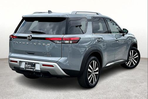 2023 Nissan Pathfinder Platinum 4WD