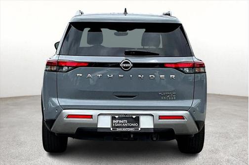 2023 Nissan Pathfinder Platinum 4WD