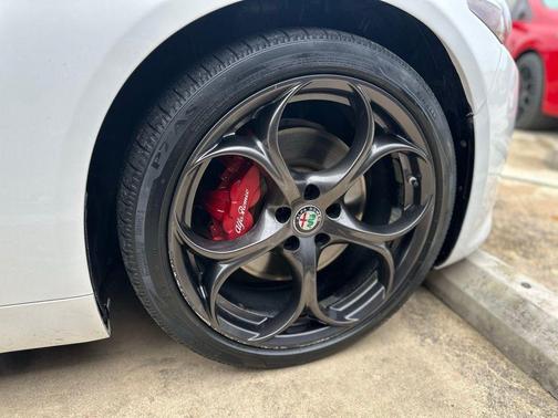 2019 Alfa Romeo Giulia Ti Sport