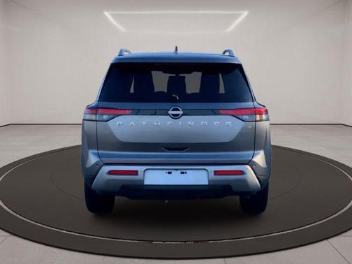 2025 Nissan Pathfinder SL FWD