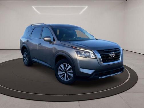 2025 Nissan Pathfinder SL FWD