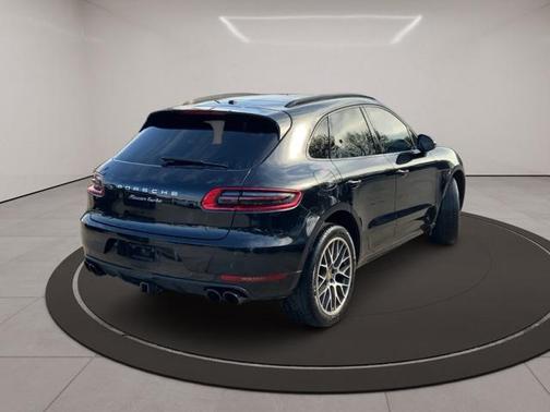 2017 Porsche Macan Turbo