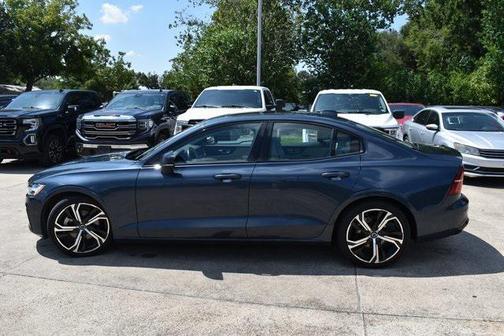 2024 Volvo S60 B5 Core Dark Theme