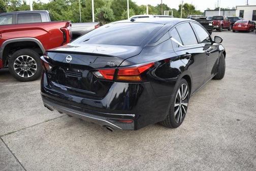 2022 Nissan Altima SR FWD