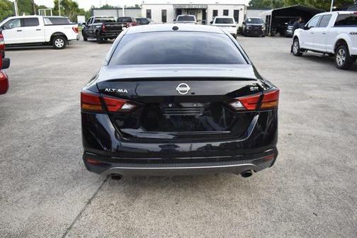 2022 Nissan Altima SR FWD