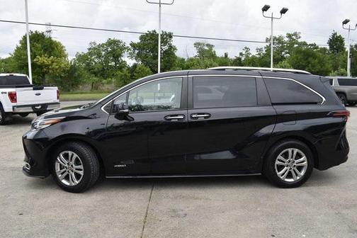 2021 Toyota Sienna Platinum 7 Passenger